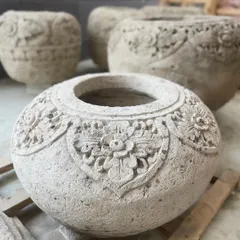 Introducing the 'Ceria' planter, a new addition featuring timeless elegance. The spherical shape and delicate floral carvings are simply beautiful.