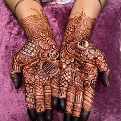 A stunning example of a mature henna stain. The design is dark and rich, showing the quality of the natural henna paste I use.