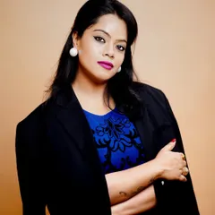 Executive presence is a combination of how you look, act, and communicate. In my one-on-one coaching, we focus on developing this presence, starting with powerful looks like this one featuring a bold blue top and a classic black blazer.