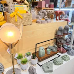A wider view of the artisanal, eco-friendly home decor items. They are even more gorgeous to hold and carry a real feel of the earth.