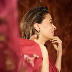 A candid moment of Alia Bhatt, her smile as radiant as the timeless art she was celebrating. My micromosaic earrings were chosen to complete her elegant look.