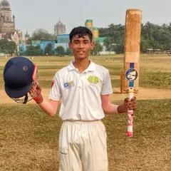 A superb innings from our player Aniket Satpute, who scored 108 not out for Chembur Karnataka High School in the Harries Shield. He helped chase a huge target of 238 runs, showing great composure and skill.