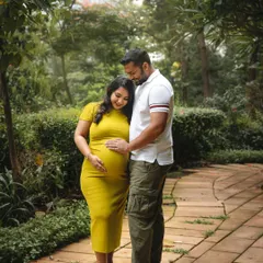 A quiet moment shared between parents-to-be on a garden path. I love finding these peaceful spots during an outdoor session to capture the deep connection and anticipation.