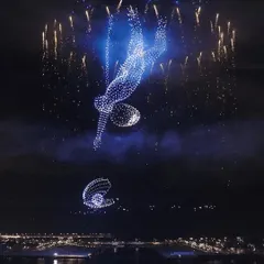 My shows go beyond light with the inclusion of pyro drones. This combination of precise drone choreography and safe, controlled pyrotechnics allows for stunning effects like this diver, creating moments of pure spectacle and awe.