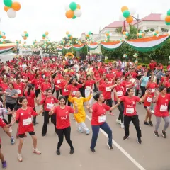 The energy before the start is pure dhamal. Here, thousands of runners join our signature Zumba warm-up at the DLF Freedom Run, getting pumped up to hit the track together.