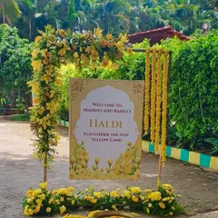 The little details make an event special. This custom welcome sign for Mandvi and Rahul's Haldi ceremony, framed with yellow flowers, set the perfect tone for a day of "Fun Under the Sun."