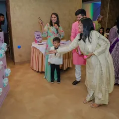 Here's our "Diaper Pong" game in action! We love seeing guests of all ages get a little competitive and share a laugh. It’s a perfect icebreaker for any baby shower.