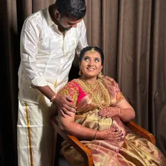 Another happy portrait from Raji's Valaikaappu function. Her traditional attire and glowing makeup perfectly capture the joy of the occasion.