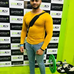 Attending the IHFF Sheru Classic bodybuilding expo. Staying connected with the fitness community is key. Here I am at the Gymline booth, always learning and networking.