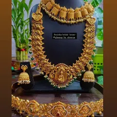 Here is a closer look at one of my classic temple jewellery sets available for rent. This set features a beautiful Lakshmi pendant, peacock motifs, and is studded with red and green stones, giving you that authentic, royal bridal look at an affordable price. The rental includes the choker, long haram, jhumkas, and vaddanam.
