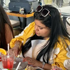 Catching up with friends is even better with a creative twist. A private art party is a unique and unforgettable way to celebrate a reunion.