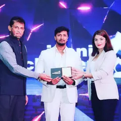 A closer look at the award presentation ceremony. Being recognized on such a platform reinforces our commitment to maintaining impeccable standards in financial consulting and digital branding services.