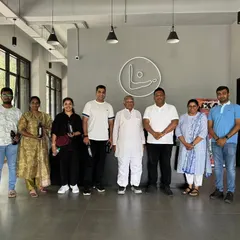 A group photo with our honored guests at the entrance of our academy. We thank them for their time and inspiring presence, which reinforces our commitment to excellence.