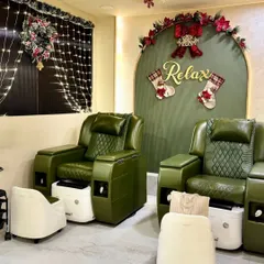 My pedicure station decorated for the festive season. I believe in creating a special ambiance that changes with the seasons to make every visit feel unique.
