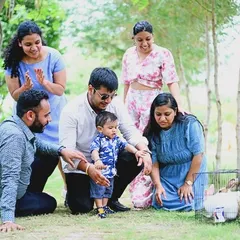 Getting the whole family together for a natural, outdoor portrait session. These unposed moments, filled with genuine interaction and smiles, are my favorite to capture.