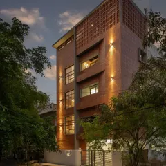 This is the facade of Project 723, a residential building in Bangalore, seen as evening falls. I used linear Baliapatanam bricks and a jaali pattern to create a visually captivating exterior that plays with light and shadow. The lighting design highlights the texture and form, giving the building a distinct presence.