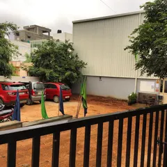 A view of the dedicated parking area available for your team. I offer plenty of space, making it convenient for everyone driving to the corporate event.