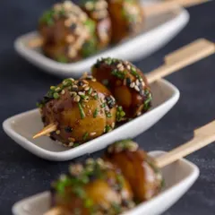 Here are my pan-tossed baby potatoes with sesame seeds and fresh chives. It's a simple yet elegant appetiser that works well for brunches, high-teas, and as a starter for any meal.