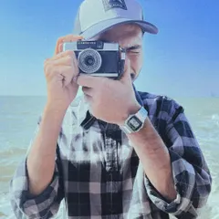 Another shot for World Photography Day, this time with a vintage film camera. It's a reminder to appreciate the art of photography in all its forms.