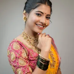 Grace and simplicity in every detail. For this Maharashtrian look, I used soft nude tones and created a flawless base to complement her timeless saree and pastel pink blouse.