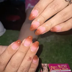 A warm and cozy brown ombre set. This design is perfect for autumn, with a beautiful gradient from a nude base to a rich brown color.