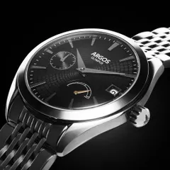 This shot of the Argos Olympus was a personal challenge. The goal was to create a high-contrast, dramatic image that emphasizes the watch's sharp lines and textured dial. Using focused lighting against a pure black background makes the steel and details pop.