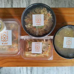 My 4-course meal is perfect for a special occasion. This set includes a cucumber apple lettuce salad, bone broth soup, chicken fried rice, and a veggie-chicken stir fry, all packed and ready to serve.