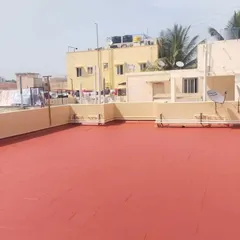 This completed terrace project features a durable, terracotta-colored waterproof coating. It offers a more traditional aesthetic without compromising on the high level of protection against heavy rainfall and water stagnation.