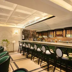 The bar area at Begeterre required seating that was both stylish and comfortable for longer stays. We designed these elegant bar stools with backrests to match the restaurant's classic European theme.
