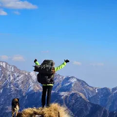 There's no feeling like reaching the summit after a long climb, with a loyal friend by your side. This is what we train for: moments of pure freedom against a backdrop of the Himalayas. Building the endurance for high-altitude trekking means you can say yes to views like this.