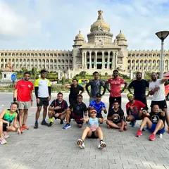 Our running fam, our community. We start together and finish together, celebrating every milestone. This is the energy and dosti that fuels our training, right here in front of Bengaluru's Vidhana Soudha.