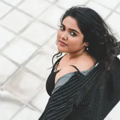 This shot from my "Tasveer" promo series reflects the modern and confident feel of the music.