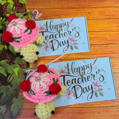 These adorable turtle keychains were part of a special Teacher's Day order. Each one was paired with a greeting card to make a complete and thoughtful gift.