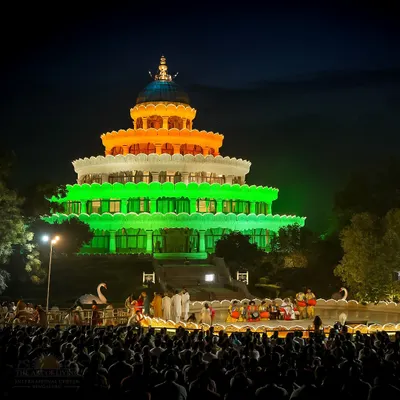 The Vishalakshi Mantap lit up in the colors of the Indian flag for Independence Day. The evening was filled with patriotic music, meditation, and wisdom in the presence of Gurudev.