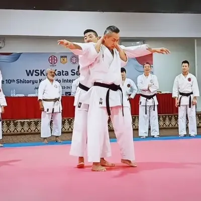A powerful memory from my training in Indonesia. Learning a practical application from a master, surrounded by fellow karateka, is an experience I will always cherish. My heartfelt thanks to my master, Karate Shihan N.Katiravan.