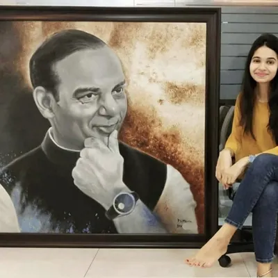 It was a proud moment to present this 4x4 foot oil painting as a tribute to Shree Motilal Oswal. This monochromatic portrait was commissioned to honor a mentor and guru, and I'm so happy with how it turned out.