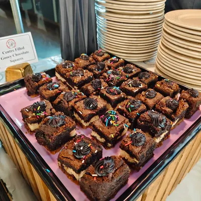 Pure chocolate indulgence in every bite! These centre-filled gooey chocolate squares are what dessert dreams are made of, fudgy on the outside and creamy on the inside.
