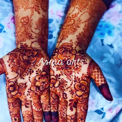 This is the result of my all-natural henna after the paste has been removed. The stain is a deep, dark reddish-brown, which shows the high quality of the henna.