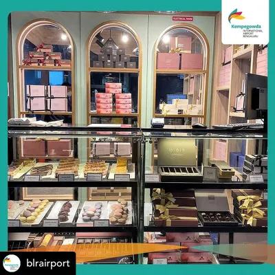 A look inside our beautiful new kiosk at Kempegowda International Airport. The display is filled with our signature gift boxes, macarons, pastries, and chocolate bars.