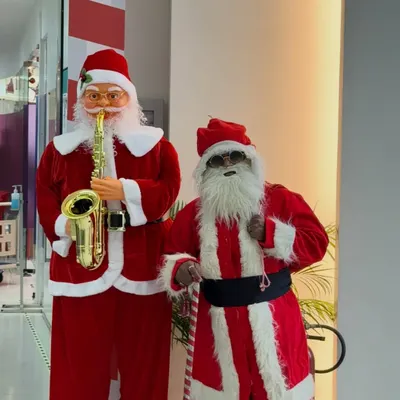For Christmas events, I combine the fun of Santa with the wonder of magic. Here I am in my Magician Santa costume, ready to bring a unique and entertaining performance to a holiday party.