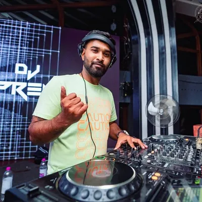 A great night at FLO Bangalore, giving a thumbs up to the amazing crowd. My goal is always to connect with the audience and make sure everyone is having a good time.