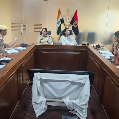 A focused moment during my training session on the POSH and Domestic Violence (DV) Acts for Gurugram police officers. It is vital that first responders understand the laws they enforce.