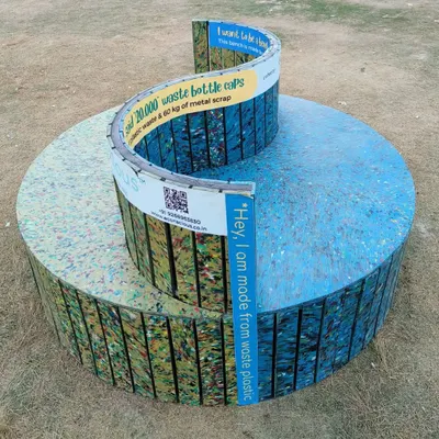 This spiral bench, installed in a public park, is one of our most ambitious designs, turning 100 kg of plastic waste into a functional piece of art for the community to enjoy.