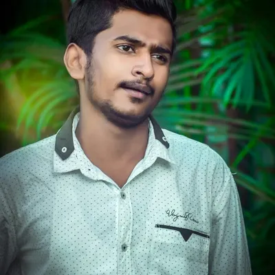 A simple, natural headshot. Thank you to Akash Arya for this click.