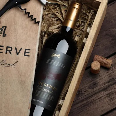 Our showstopper, the La Réserve. Made from Cabernet Sauvignon and Shiraz grapes that come from the oldest vines in the country and aged in French Oak, this wine is a testament to our legacy.