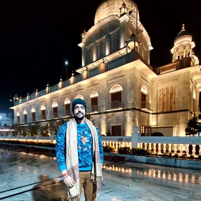Seeking blessings at Gurudwara Paonta Sahib. It's important to stay grounded and grateful. This spiritual practice gives me the mental strength to match my physical strength.