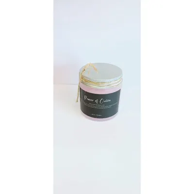 My Onion Hair Gel is an incredible remedy for many hair problems. It's rich in sulfur to nourish follicles, promote regrowth, and minimize breakage, and its antioxidants can help reverse premature greying over time.