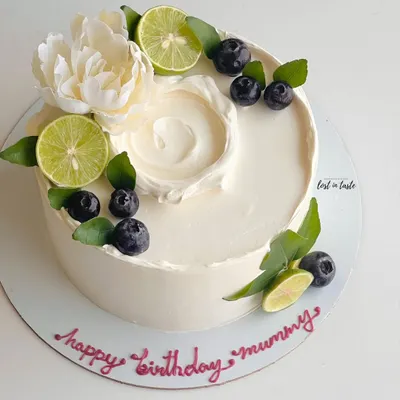 My most popular creation, the signature Italian Lemon & Blueberry cake. I offer many design variations, all featuring fresh blueberries, zesty lime, and smooth buttercream.