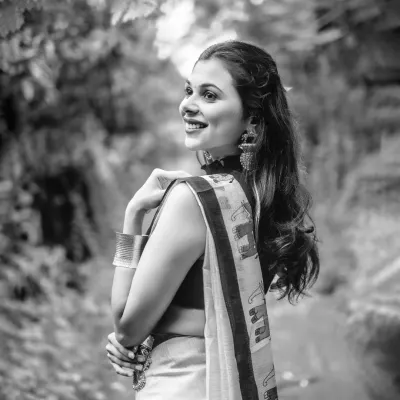 The timeless soul of a portrait revealed in monochrome. This black and white version of a saree portrait strips away color to focus on emotion, light, and the classic beauty of the moment.