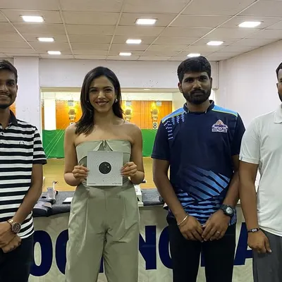Actress Shriya Pilgaonkar looking focused and ready at our range. It was a pleasure to have her experience the sport with us.